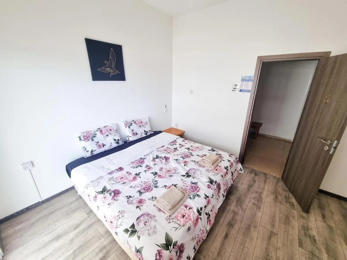 Citycenter Rooms Next To The Beach Λάρνακα